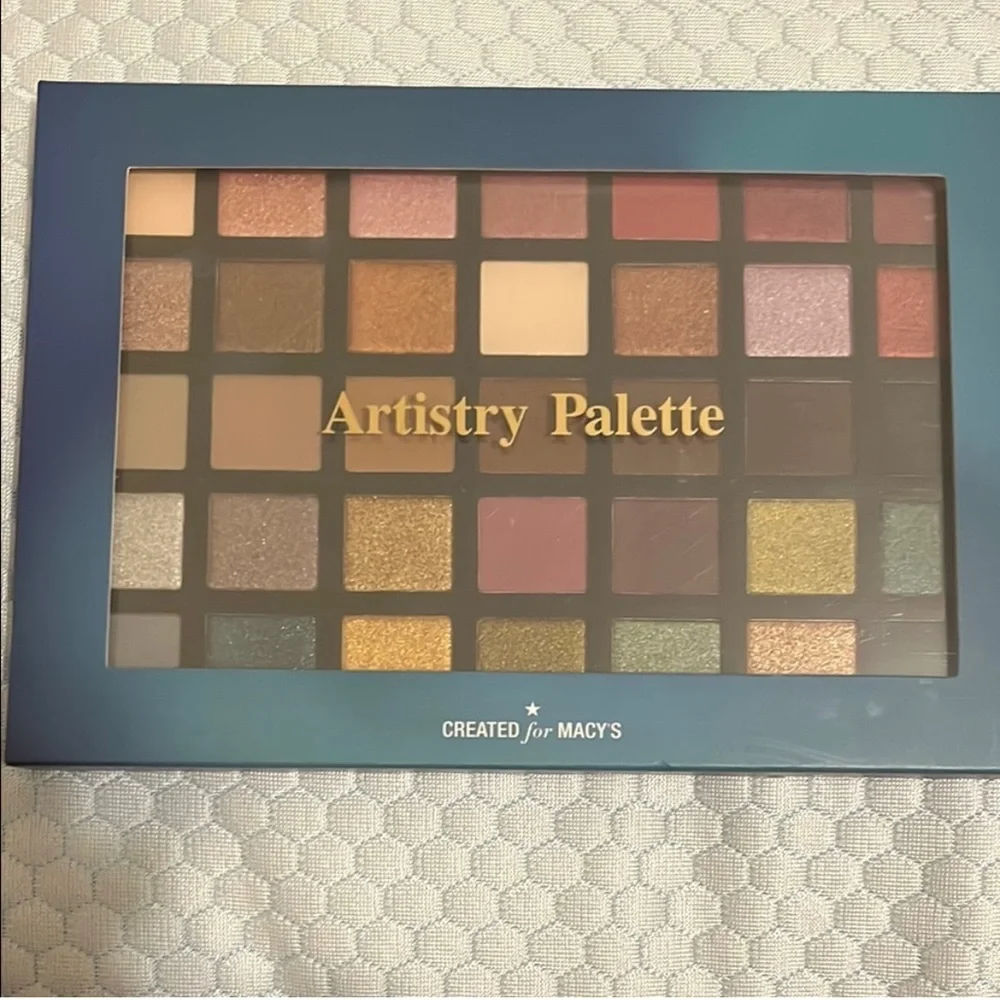 Artistry- Palette with Assorted Colors‎